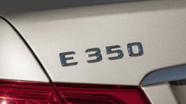 Mercedes E 350 Cabrio Facelifting - emblemat