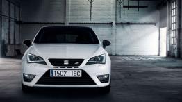 Seat Ibiza V Cupra - przód - reflektory włączone