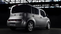 Nissan Cube 1.6 i 110KM 81kW 2010