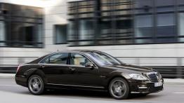 Mercedes Klasa S 63AMG 2010 - prawy bok