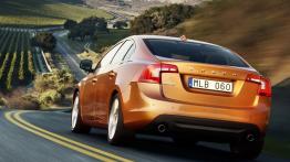 Volvo S60 II Sedan 1.6 T4F 180KM 132kW 2011-2013