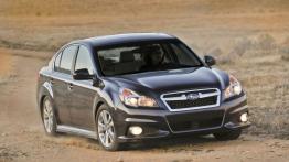 Subaru Legacy 2013 - widok z przodu