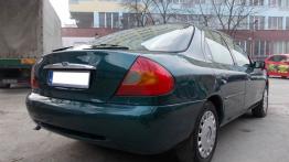 Ford Mondeo II Hatchback 2.0 i 130KM 96kW 1996-2001