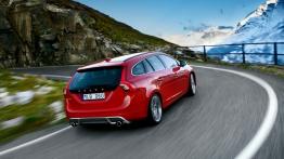 Volvo V60 R-Design - widok z tyłu