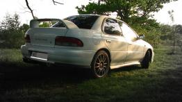 Subaru Impreza I Sedan 1.6 i 90KM 66kW 1992-2000