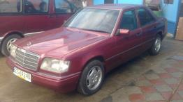 Mercedes Klasa E W124 Sedan - galeria społeczności - lewy bok