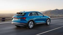 Audi e-tron, czyli pierwszy w pełni elektryczny model z czterema pierścieniami na grillu