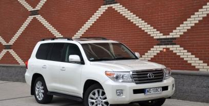 Toyota Land Cruiser V8 Terenowy Facelifting 4.5 D-4D 272KM 200kW 2012-2015