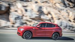 Alfa Romeo Stelvio Quadrifoglio (2018) - lewy bok