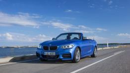 BMW M235i Cabrio (2015) - widok z przodu