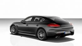 Porsche Panamera 4S Facelifting (2013) - tył - reflektory włączone