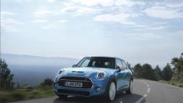 Mini Cooper S 2014 - wersja 5-drzwiowa - widok z przodu