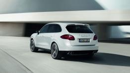 Porsche Cayenne III Turbo S - widok z tyłu