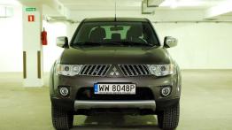 Mitsubishi L200 IV Double Cab 2.5 HP DOHC 178KM - galeria redakcyjna - widok z przodu