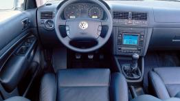 Volkswagen Golf IV - kokpit