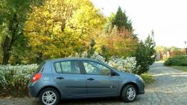 Renault Clio III 1.2 75 KM - prawy bok