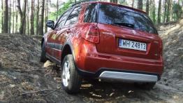 Suzuki SX4 4WD - widok z tyłu