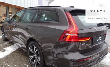 Volvo V60 II  Kombi Facelifting 2.0 B4 197KM 2024 B4 (197+14 KM) Plus Dark, zdjęcie 5