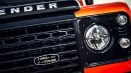 Land Rover Defender Adventure Edition (2015) - przód - inne ujęcie