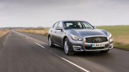 Infiniti Q70 Facelifting Hybrid (2015) - widok z przodu