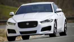 Jaguar XE S Polaris White (2015) - widok z przodu