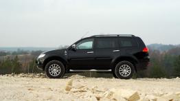 Mitsubishi Pajero Sport II 2.5 DI-D - galeria redakcyjna - lewy bok