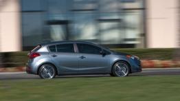 Kia Forte Hatchback 2014 - prawy bok