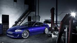 Jaguar XKR 2011 - widok z przodu