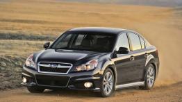 Subaru Legacy 2013 - widok z przodu