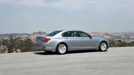 BMW Seria 7 ActiveHybrid - prawy bok