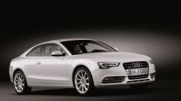 Audi A5 Coupe 2012 - przód - reflektory włączone