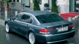 BMW Seria 7 E66 - widok z tyłu