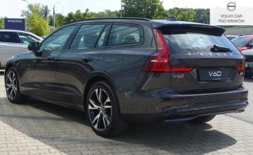 Volvo V60 II  Kombi Facelifting 2.0 B4 197KM 2024 B4 (197+14 KM) Plus Dark, zdjęcie 6