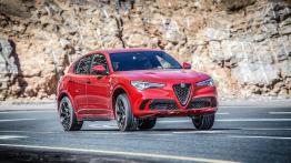 Alfa Romeo Stelvio Quadrifoglio (2018) - widok z przodu