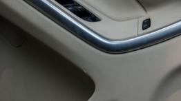 Volvo XC60 Facelifting 2.0 D4 181KM - galeria redakcyjna - drzwi kierowcy od wewnątrz
