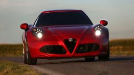 Alfa Romeo 4C (2013) - widok z przodu