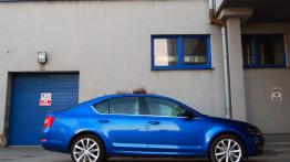 Skoda Octavia III Liftback TDI - galeria redakcyjna (2) - prawy bok