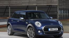 Mini Cooper D 2014 - wersja 5-drzwiowa - widok z przodu