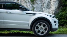 Range Rover Evoque 5d 2.0 Si4 240KM - galeria redakcyjna - prawe przednie nadkole