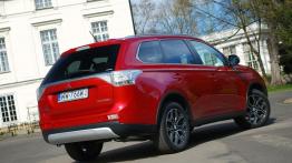 Mitsubishi Outlander III Facelifting - galeria redakcyjna - widok z tyłu