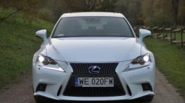 Lexus IS III Sedan 300h 223KM - galeria redakcyjna - widok z przodu