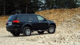 Mitsubishi Pajero Sport II 2.5 DI-D - galeria redakcyjna - prawy bok