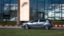 Kia Forte Hatchback 2014 - lewy bok