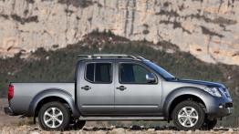 Nissan Navara Double Cab - prawy bok