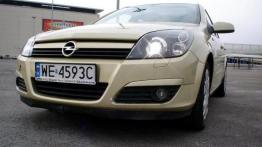 Opel Astra III 1.9 CTDI - galeria redakcyjna - widok z przodu