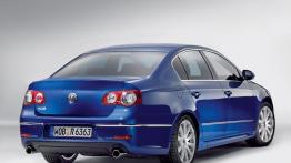 Volkswagen Passat R36 - widok z tyłu