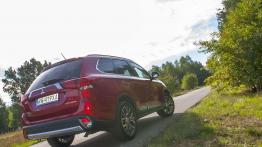 Mitsubishi Outlander - 100 razy "tak"?