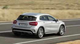 Mercedes GLA 45 AMG (2014) - widok z tyłu