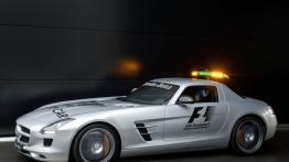 Mercedes SLS AMG Safety Car - widok z przodu