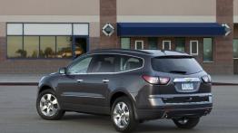 Chevrolet Traverse Facelifting - widok z tyłu